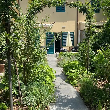 Charming Apt In San Frediano アパート *